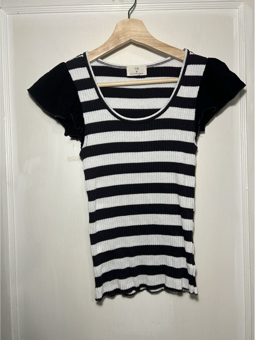 t.la Anthropologie Black & White Striped Ribbed Top Short Flutter Sleeves Sz Xs